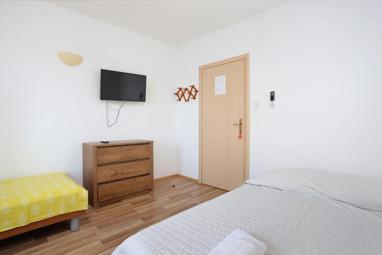 Apartments By The Sea Igrane, Makarska - 6653 Bagian luar foto